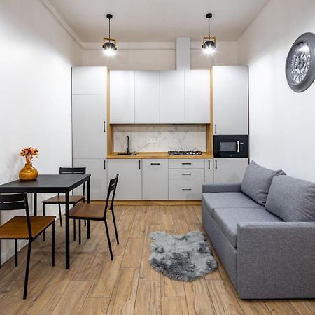Romari Туган Барановського 30 Leópolis Exterior foto